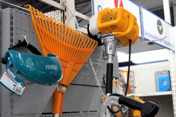 Vente d'outillage Le Tampon