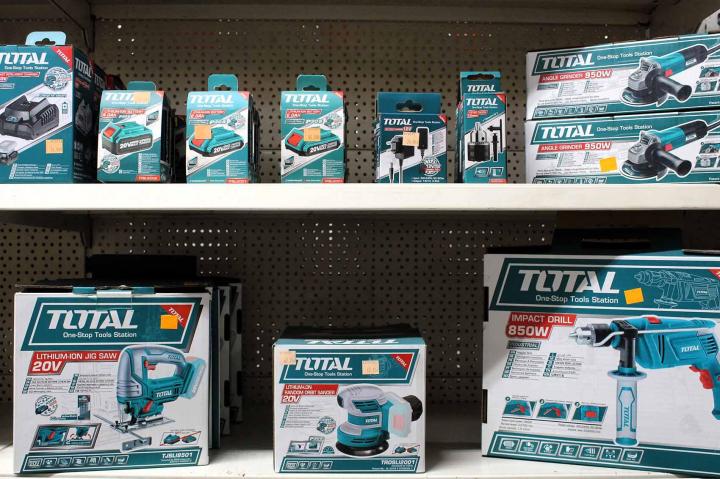 Magasin d'outillage Le Tampon