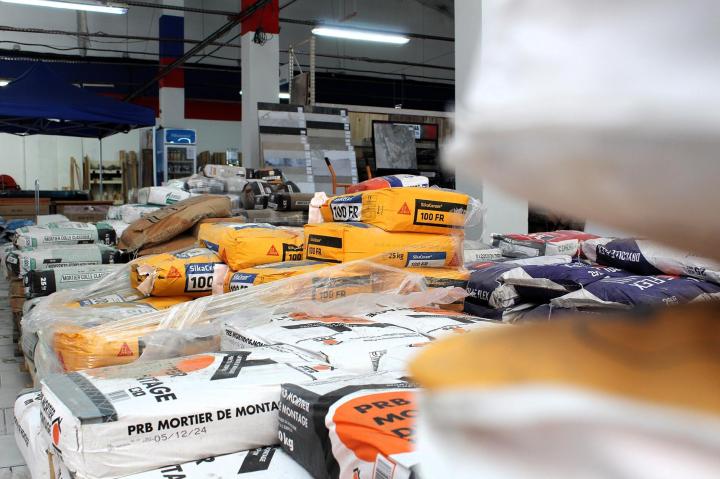 Vente d'outillage à main Le Tampon